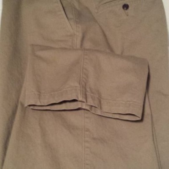 Men's Dockers signature Khaki pants 48"waist by 34" length - Picture 1 of 7
